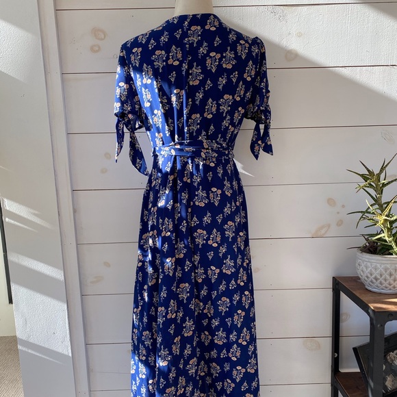 Wrap summer Dress - Picture 4 of 5